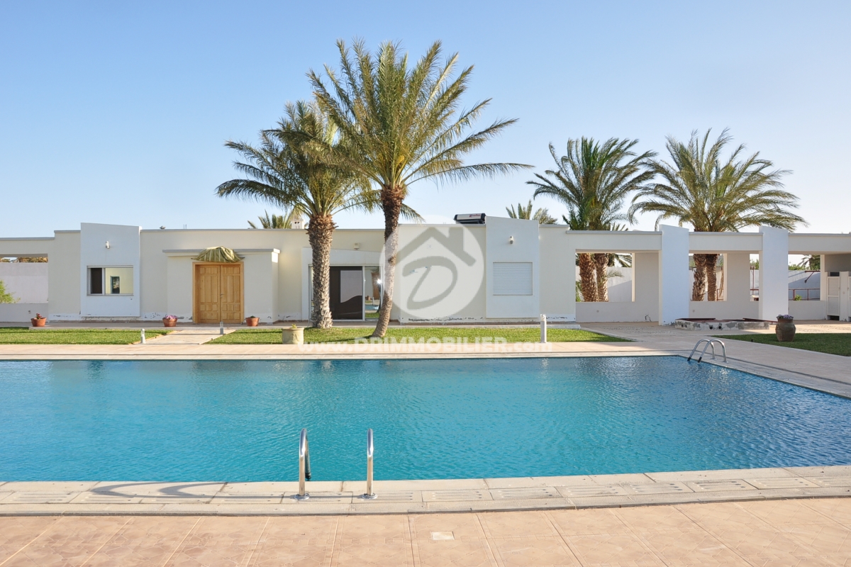 L160 -                            Vente
                           Villa avec piscine Djerba