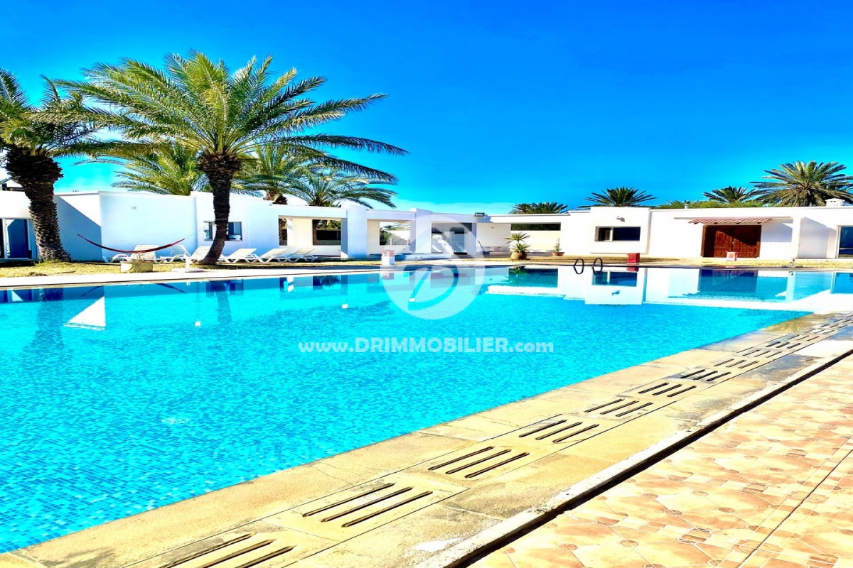 L160 -                            بيع
                           Villa avec piscine Djerba