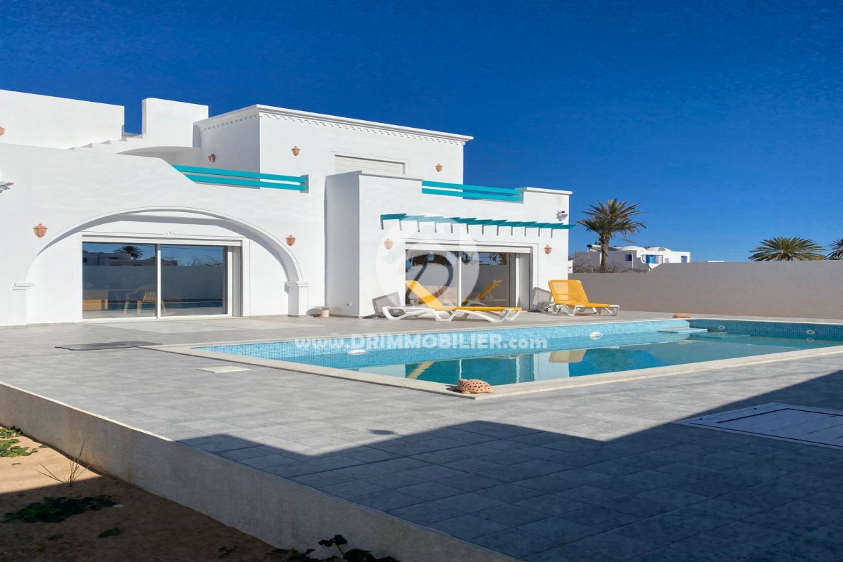 L367 -                            بيع
                           Villa avec piscine Djerba