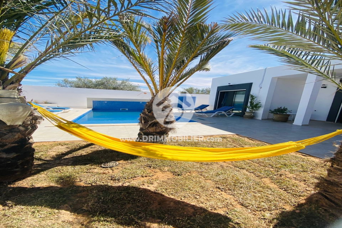 L376 -                            بيع
                           Villa avec piscine Djerba