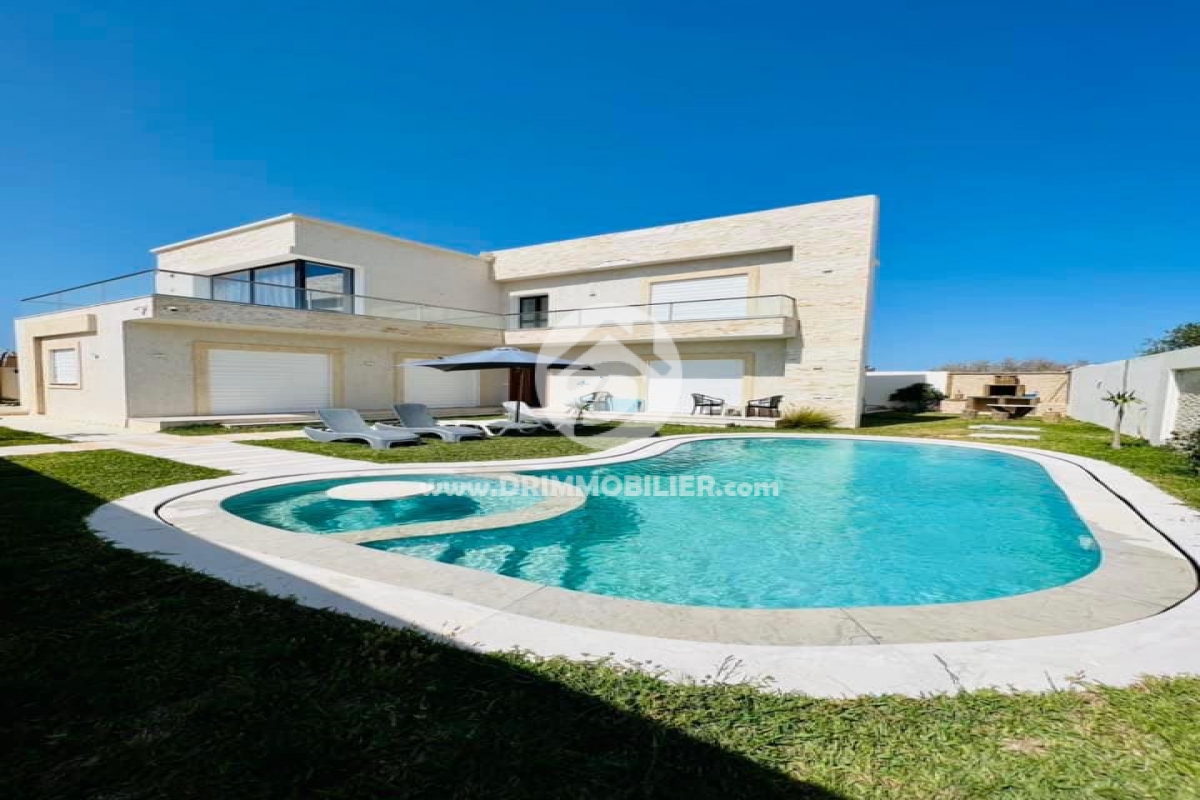 L388 -                            بيع
                           Villa avec piscine Djerba