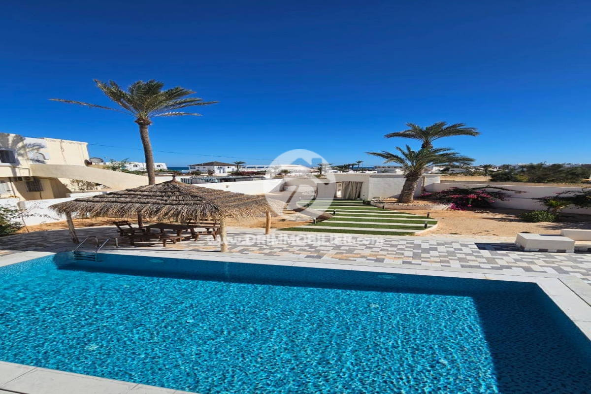 L392 -                            بيع
                           Villa avec piscine Djerba