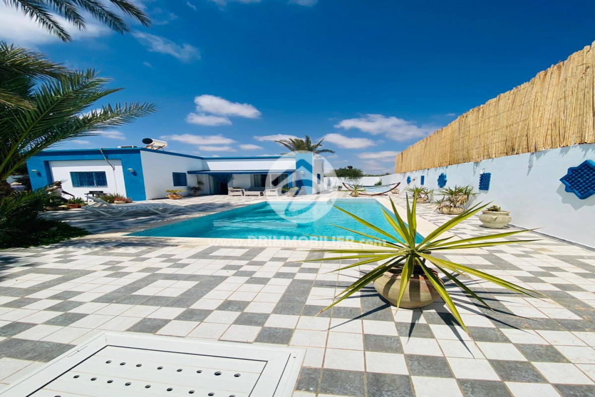 L397 -                            بيع
                           Villa avec piscine Djerba