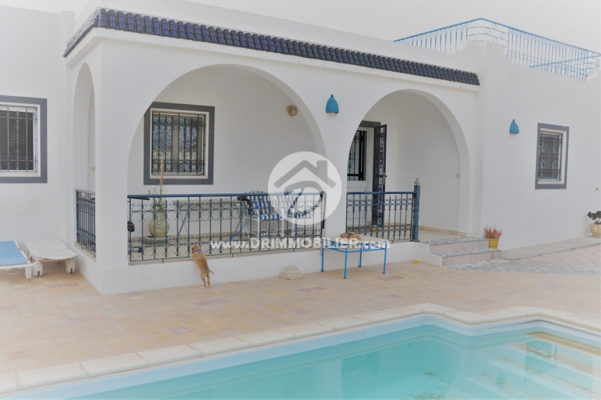 V162 -                            Vente
                           Villa avec piscine Djerba