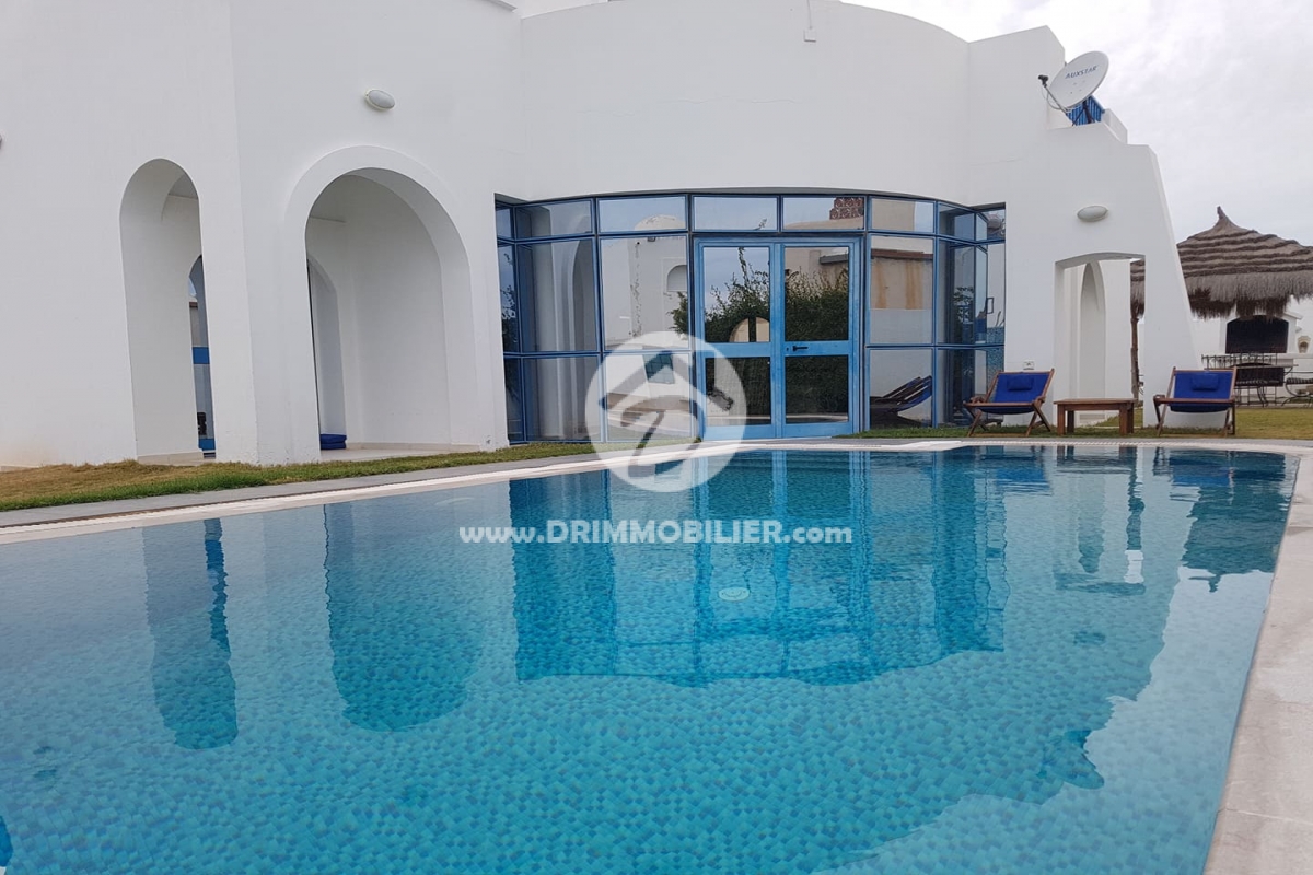 V278 -                            Vente
                           Villa avec piscine Djerba