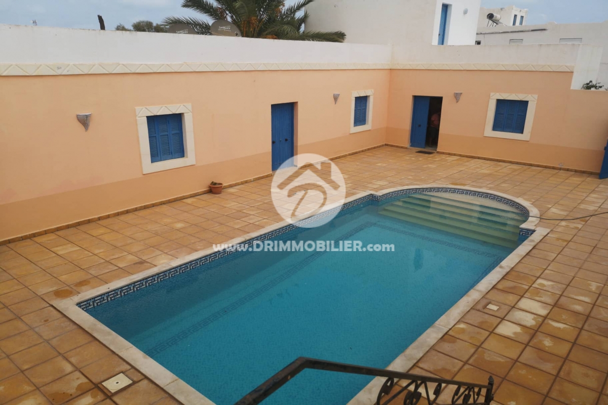 V331 -                            Vente
                           Villa avec piscine Djerba