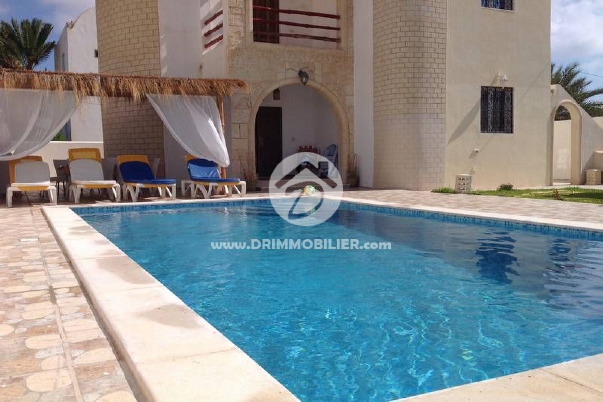 V337 -                            Vente
                           Villa avec piscine Djerba