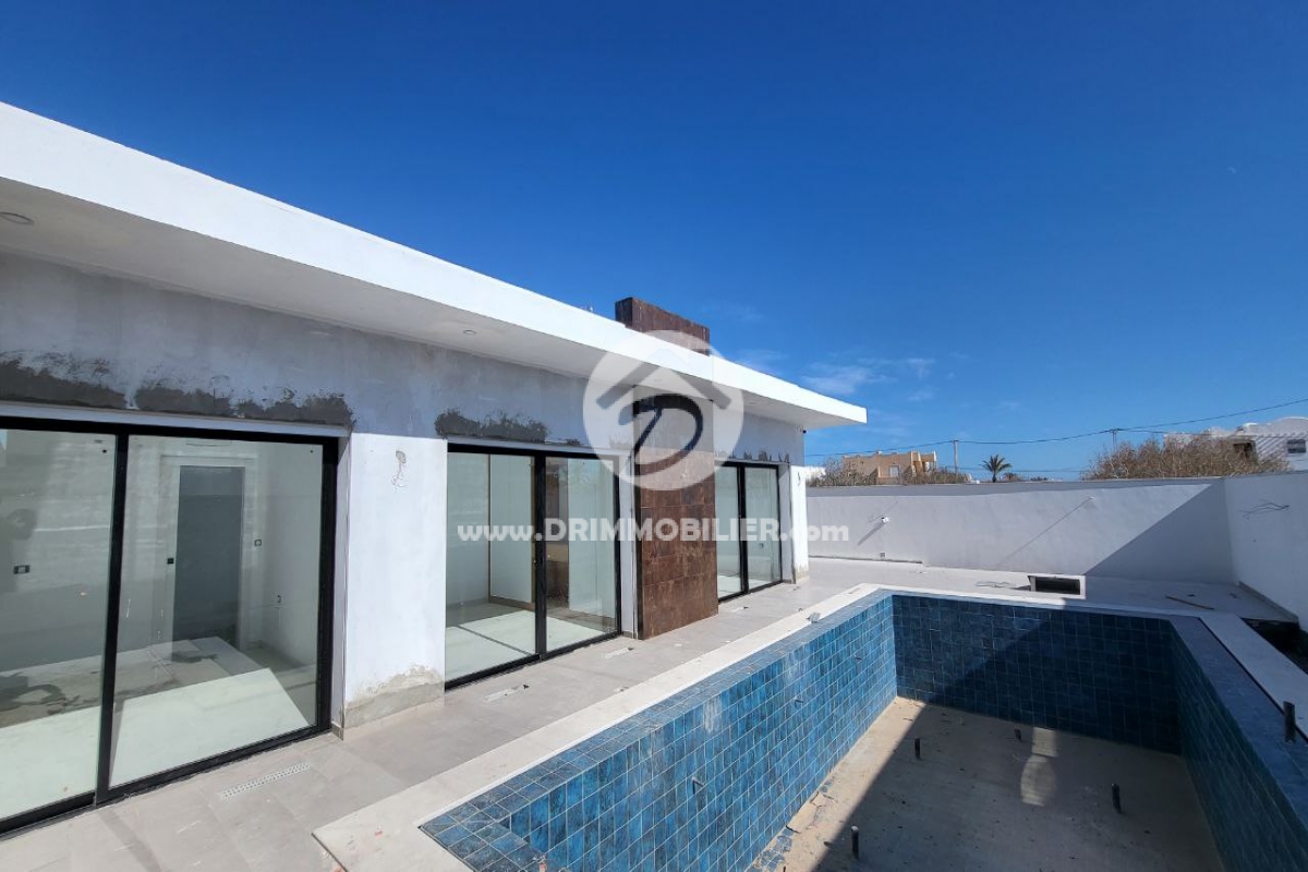 V592 -                            بيع
                           Villa avec piscine Djerba