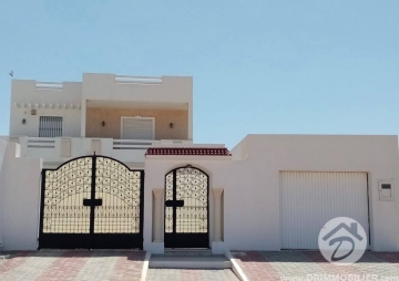 L358 -                            بيع
                           Villa avec piscine Djerba