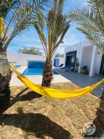 L376 -                            بيع
                           Villa avec piscine Djerba