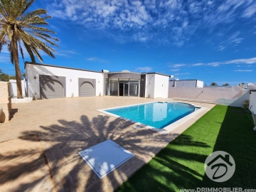 L379 -                            بيع
                           Villa avec piscine Djerba