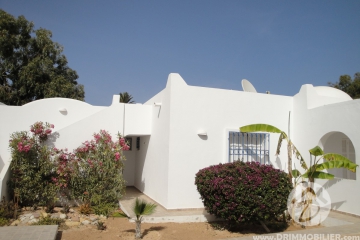 V020 -                            Vente
                           Villa avec piscine Djerba