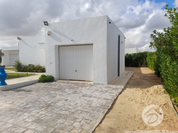 V442 -                            Vente
                           Villa avec piscine Djerba