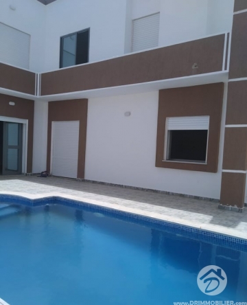 V482 -                            Vente
                           Villa avec piscine Djerba