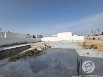 V571 -                            بيع
                           Villa avec piscine Djerba