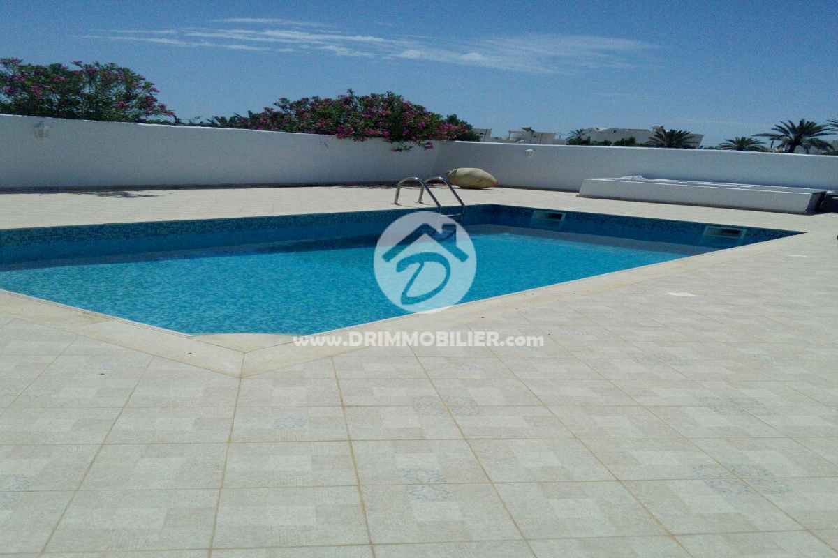 L162 -                            بيع
                           Villa avec piscine Djerba