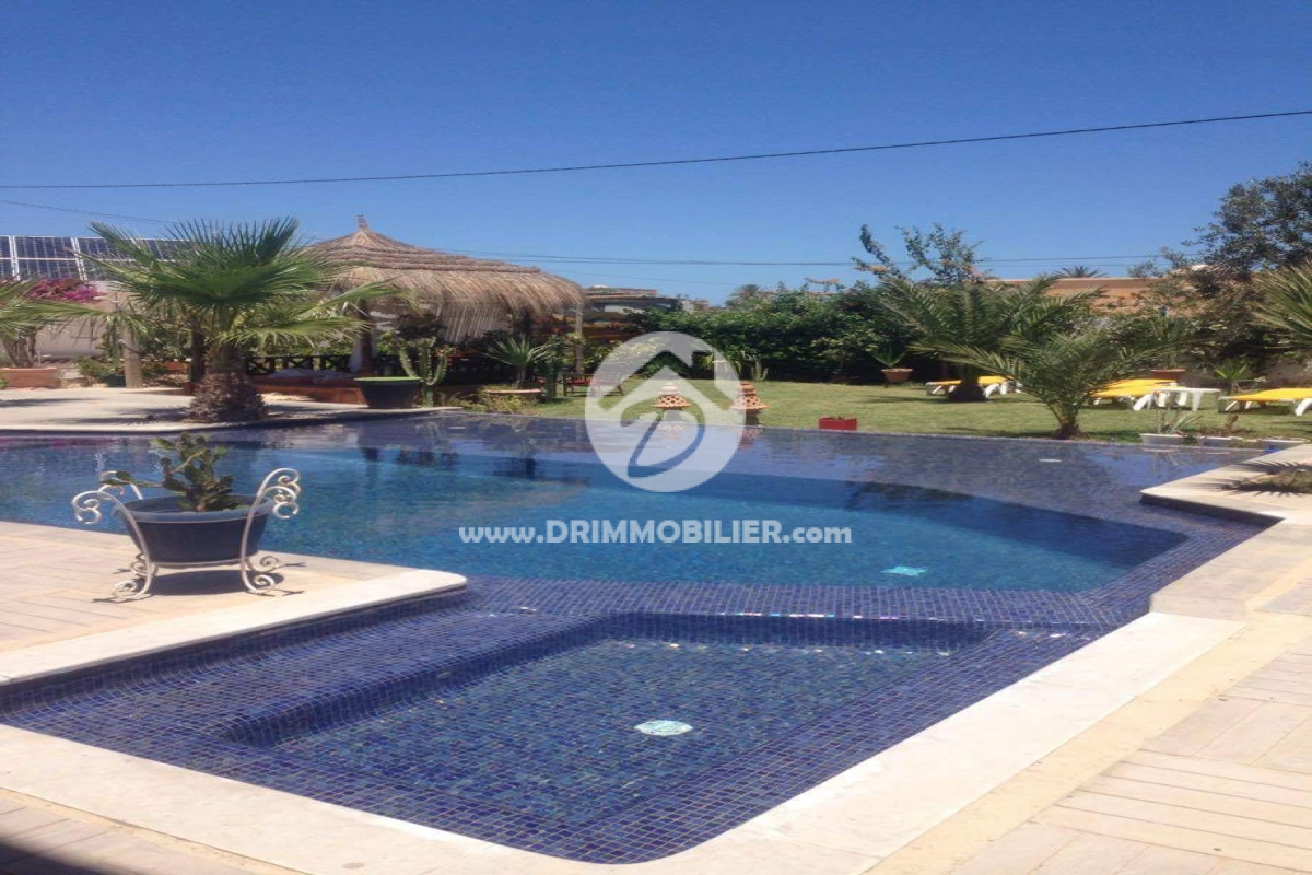 L245 -                            Sale
                           Villa avec piscine Djerba