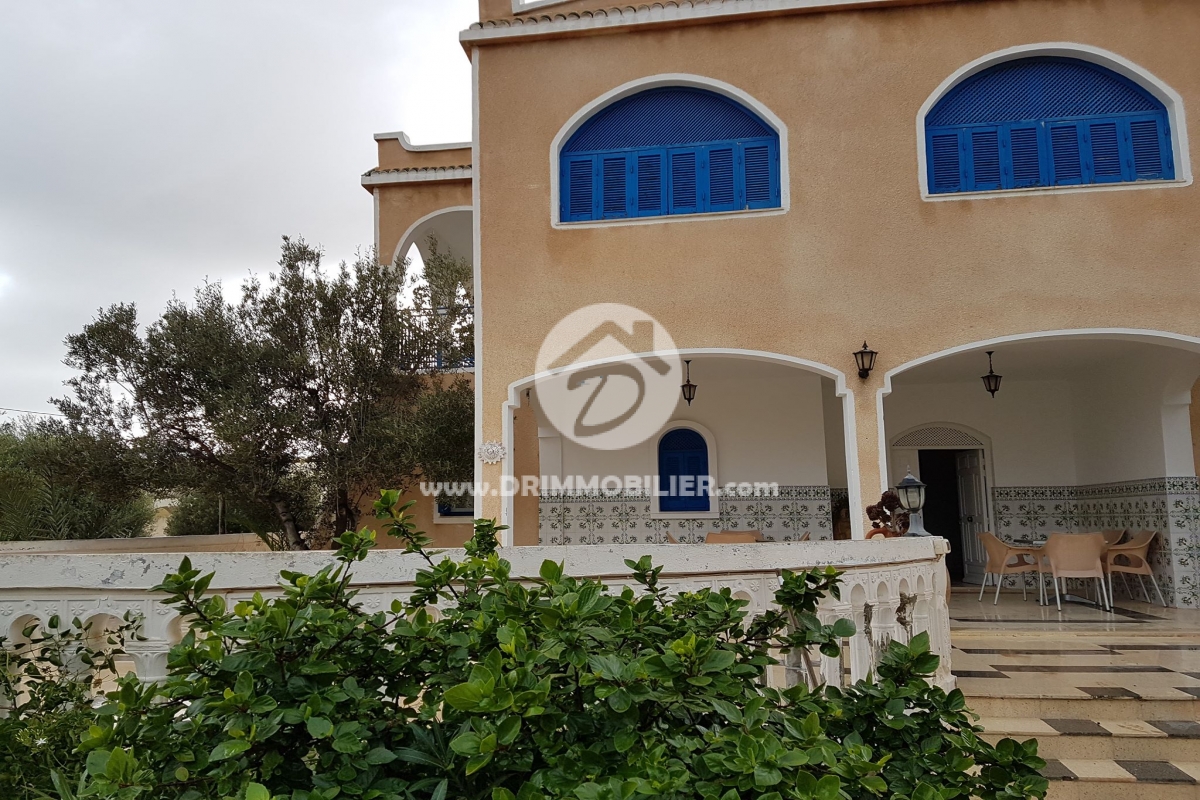 L252 -                            بيع
                           Villa Meublé Djerba