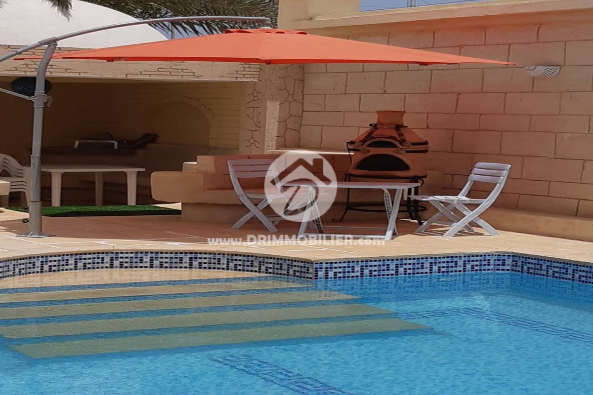 L262 -                            بيع
                           Villa avec piscine Djerba