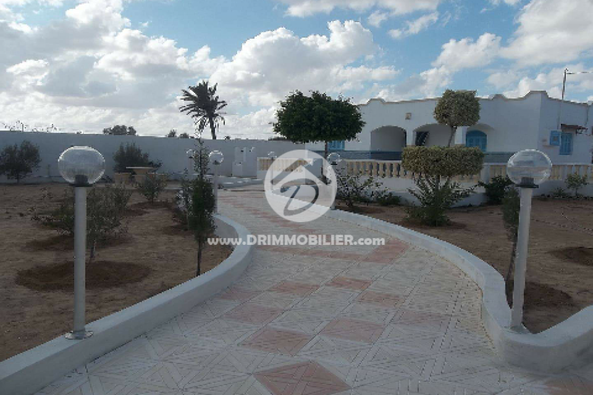 L271 -                            Sale
                           Villa Meublé Djerba