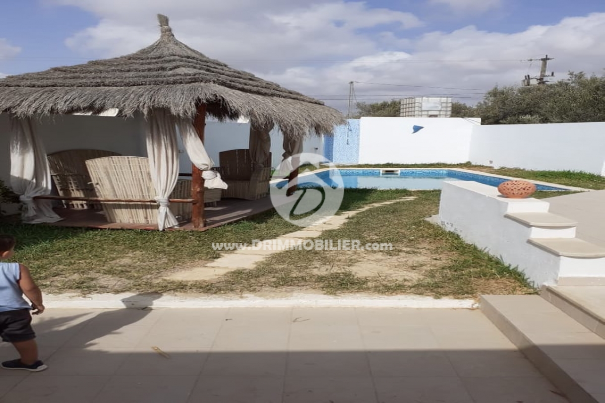 L307 -                            بيع
                           Villa avec piscine Djerba