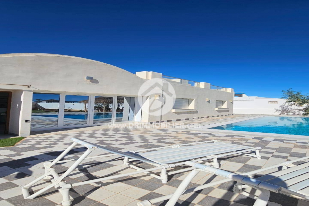 L419 -                            بيع
                           Villa avec piscine Djerba