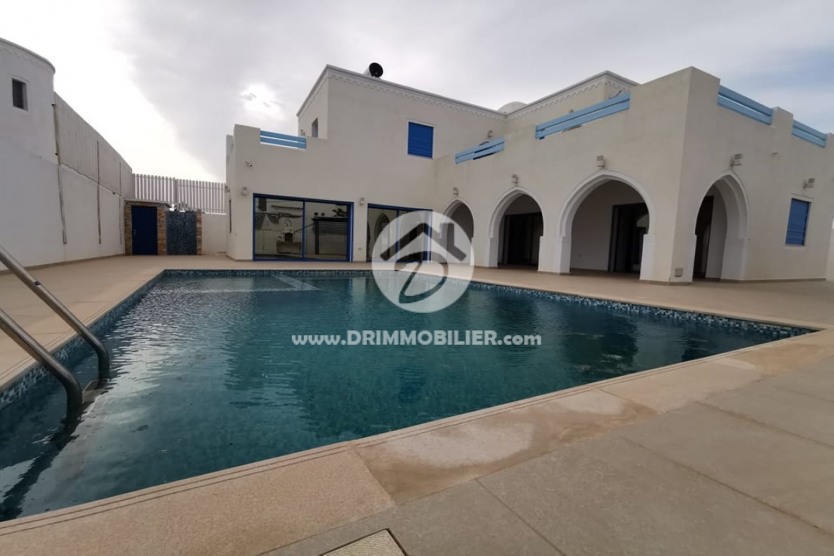 L427 -                            بيع
                           Villa avec piscine Djerba