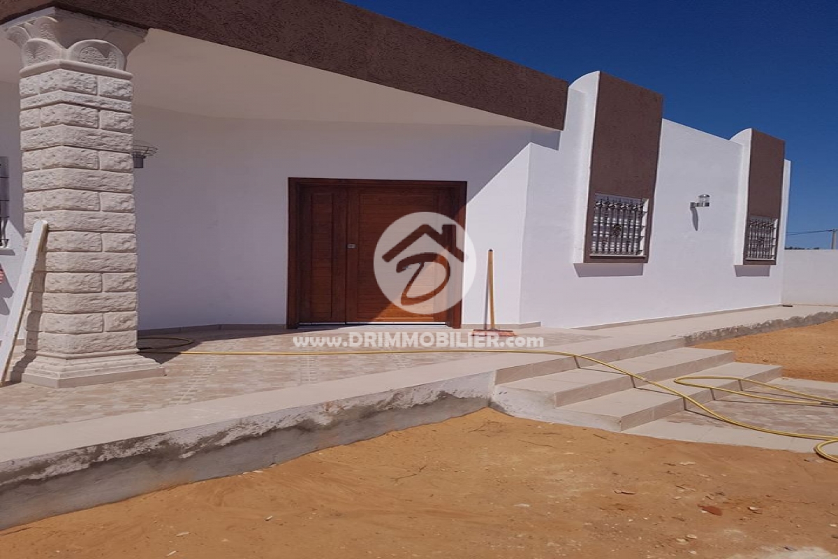 V289 -                            Vente
                           Villa avec piscine Djerba