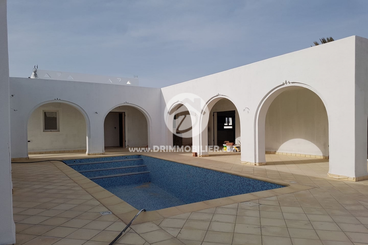 V295 -                            Vente
                           Villa avec piscine Djerba