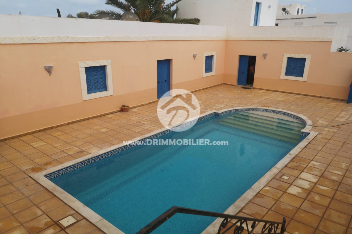 V331 -                            Sale
                           Villa avec piscine Djerba