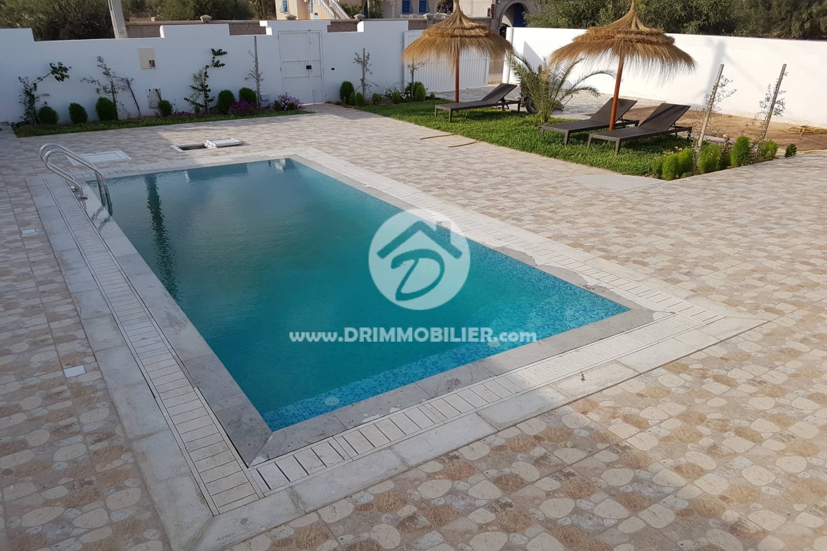 V332 -                            Sale
                           Villa avec piscine Djerba