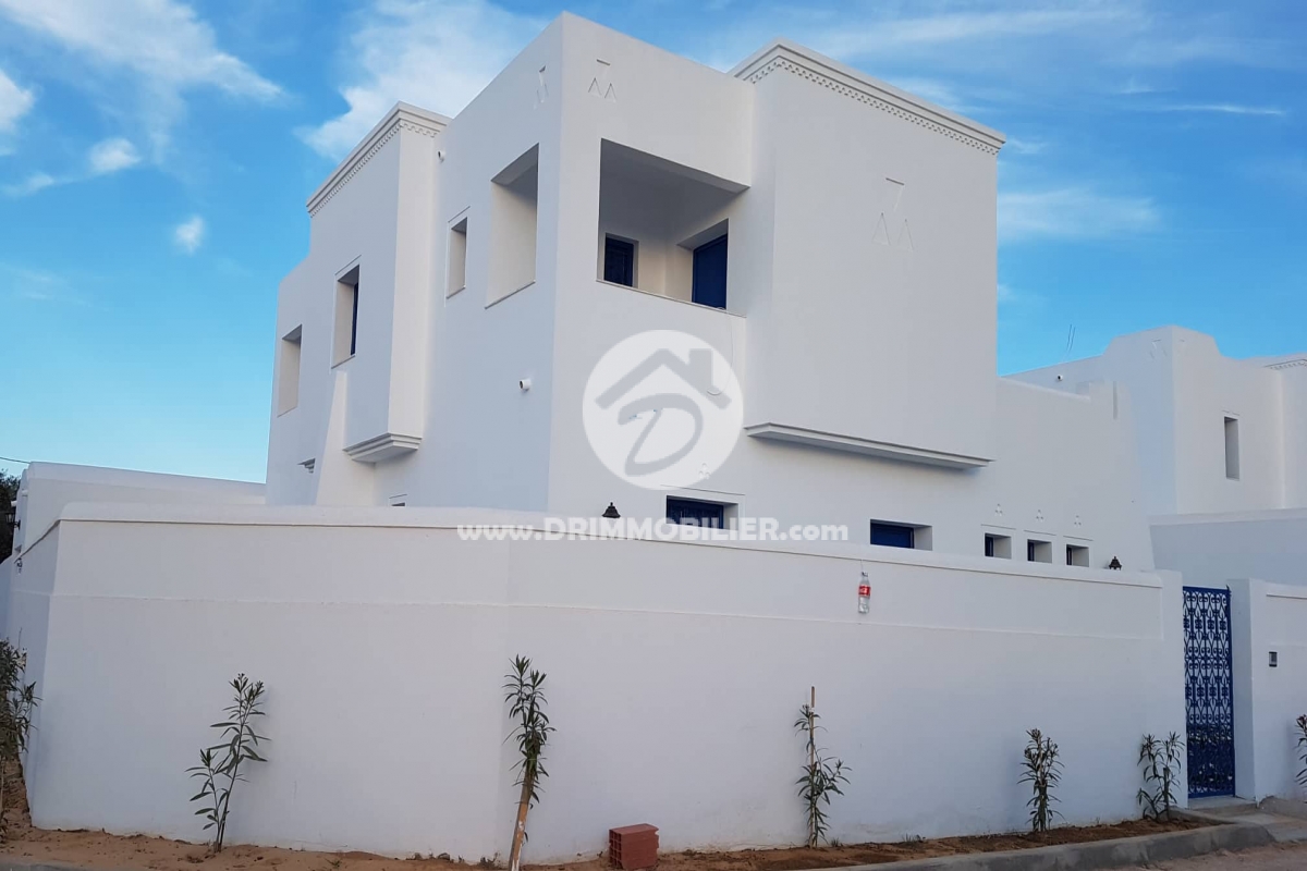 V372 -                            Vente
                           Villa avec piscine Djerba