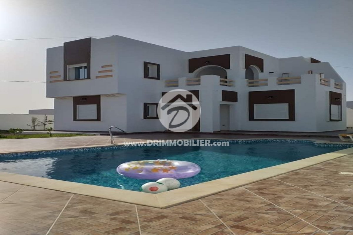 V454 -                            Vente
                           Villa avec piscine Djerba