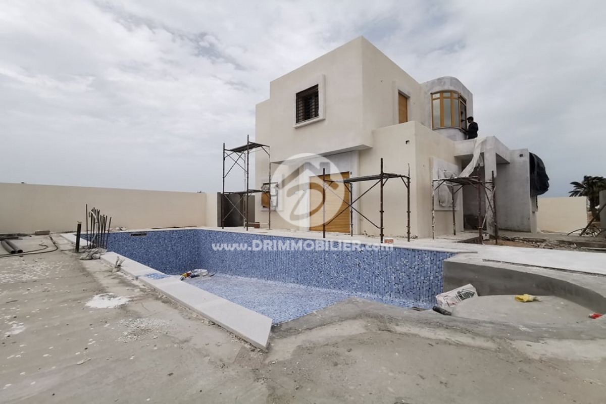 V476 -                            Vente
                           Villa avec piscine Djerba