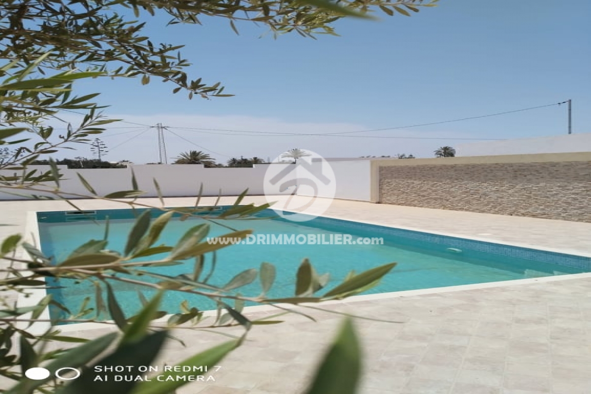 V478 -                            Sale
                           Villa avec piscine Djerba