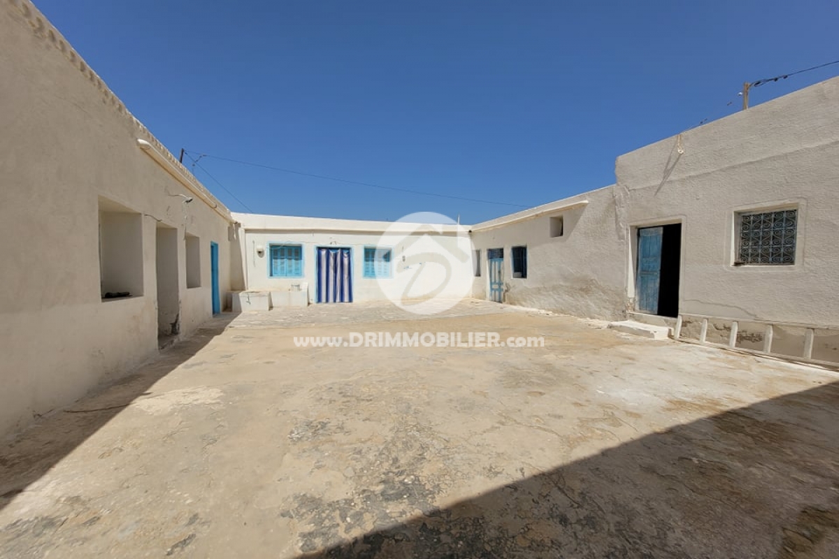 V490 -                            Sale
                           Houch Djerbien Djerba