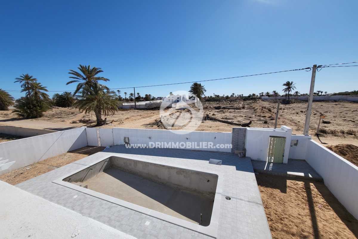 V491 -                            Vente
                           Villa avec piscine Djerba