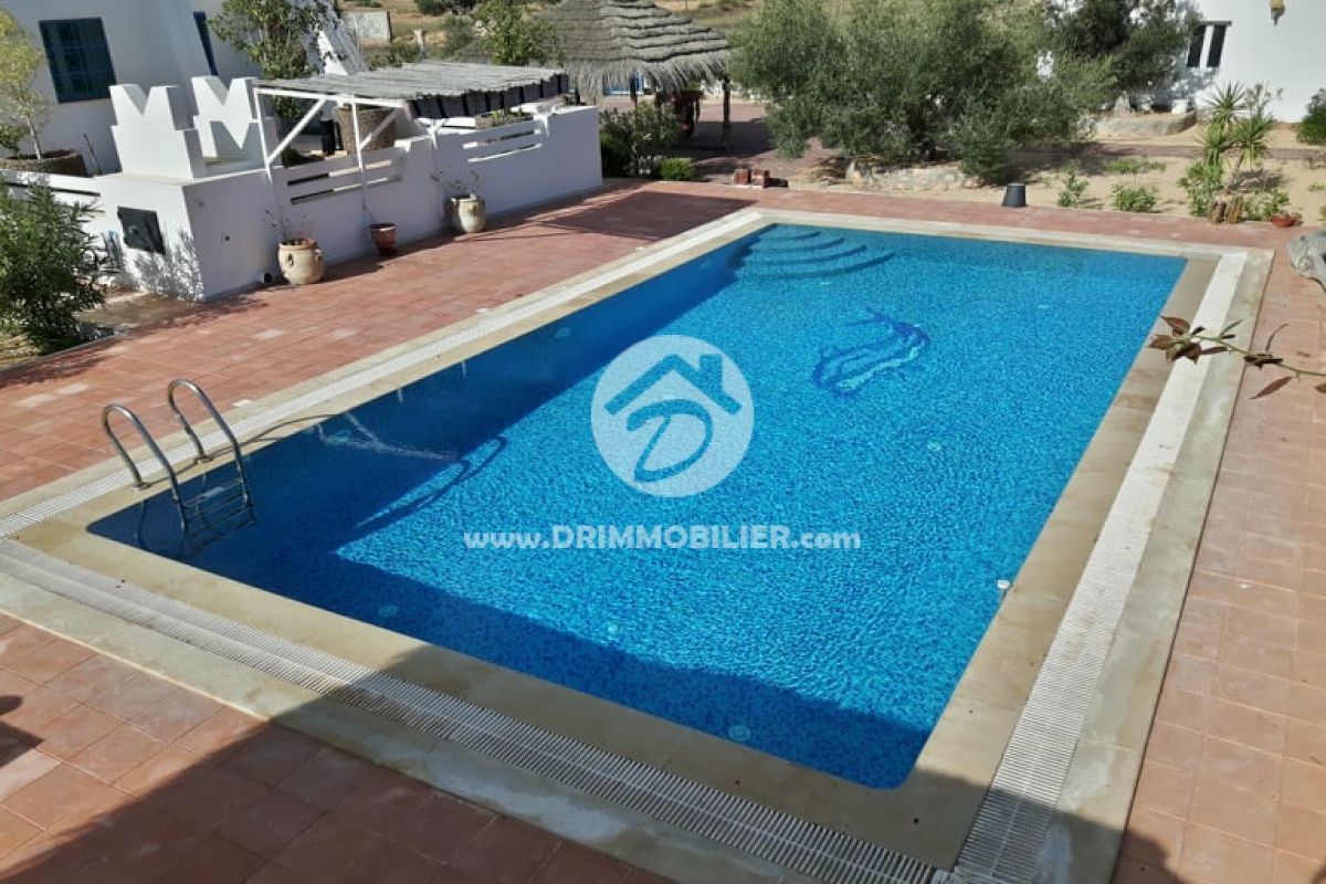 V500 -                            Sale
                           Villa avec piscine Djerba