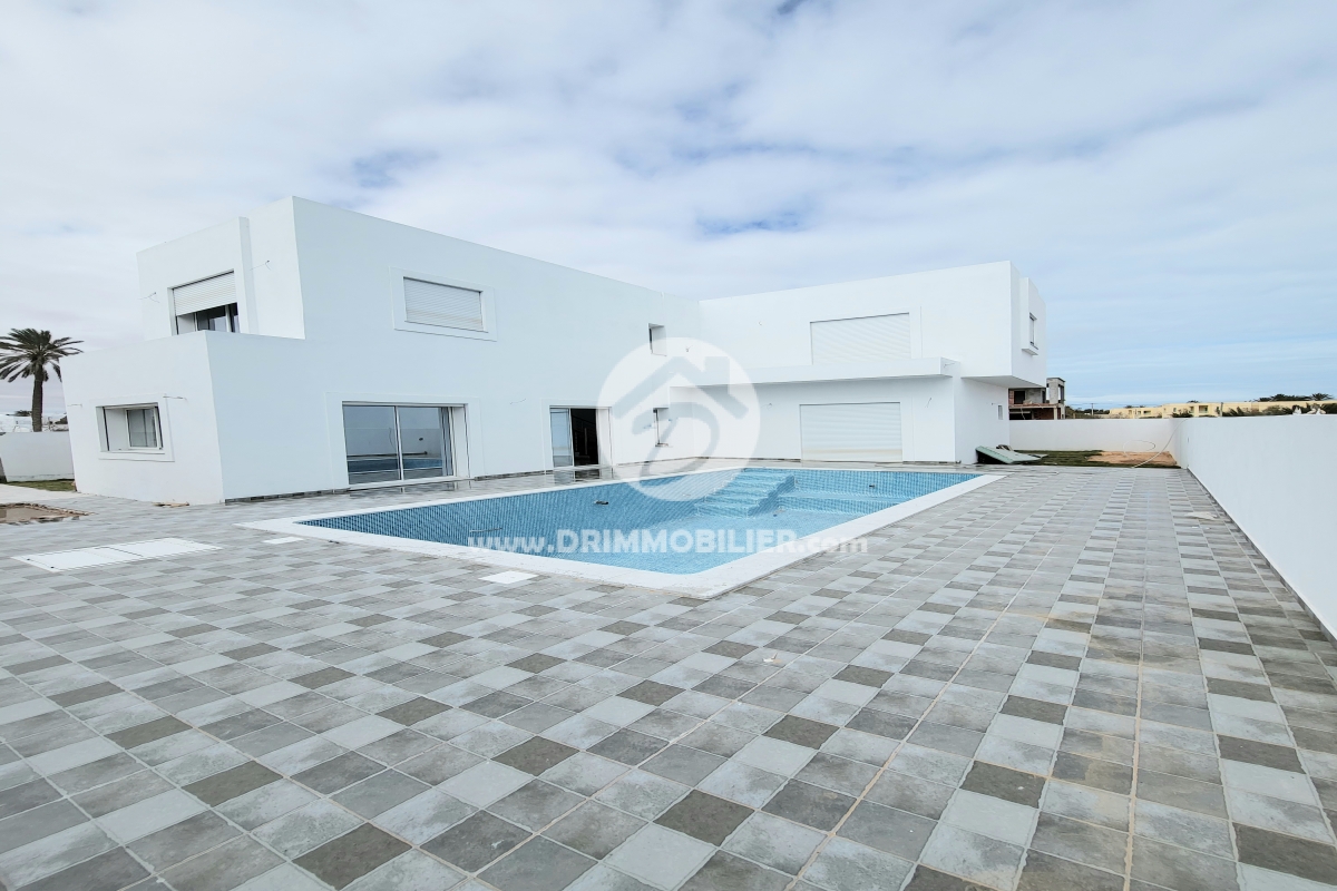 V512 -                            Vente
                           Villa avec piscine Djerba