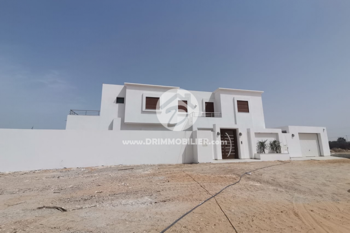 V523 -                            Sale
                           Villa avec piscine Djerba