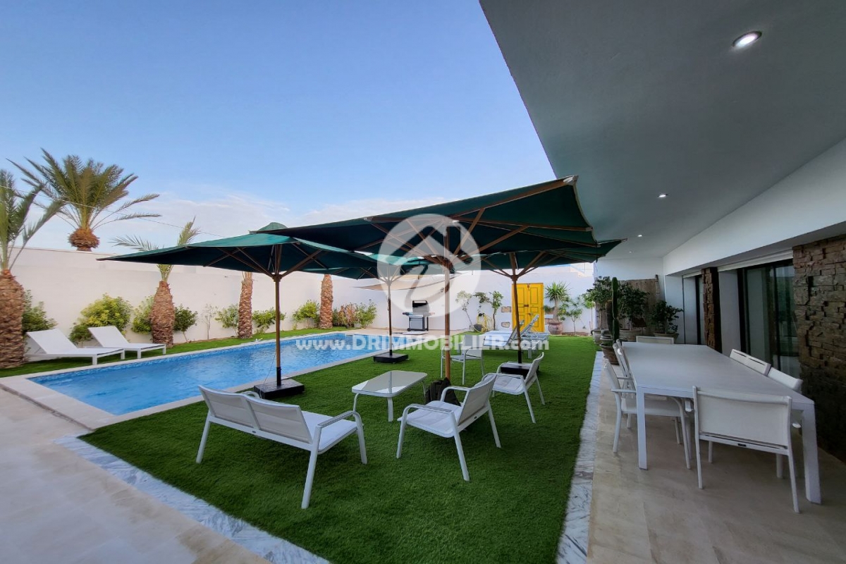 V544 -                            Vente
                           Villa avec piscine Djerba