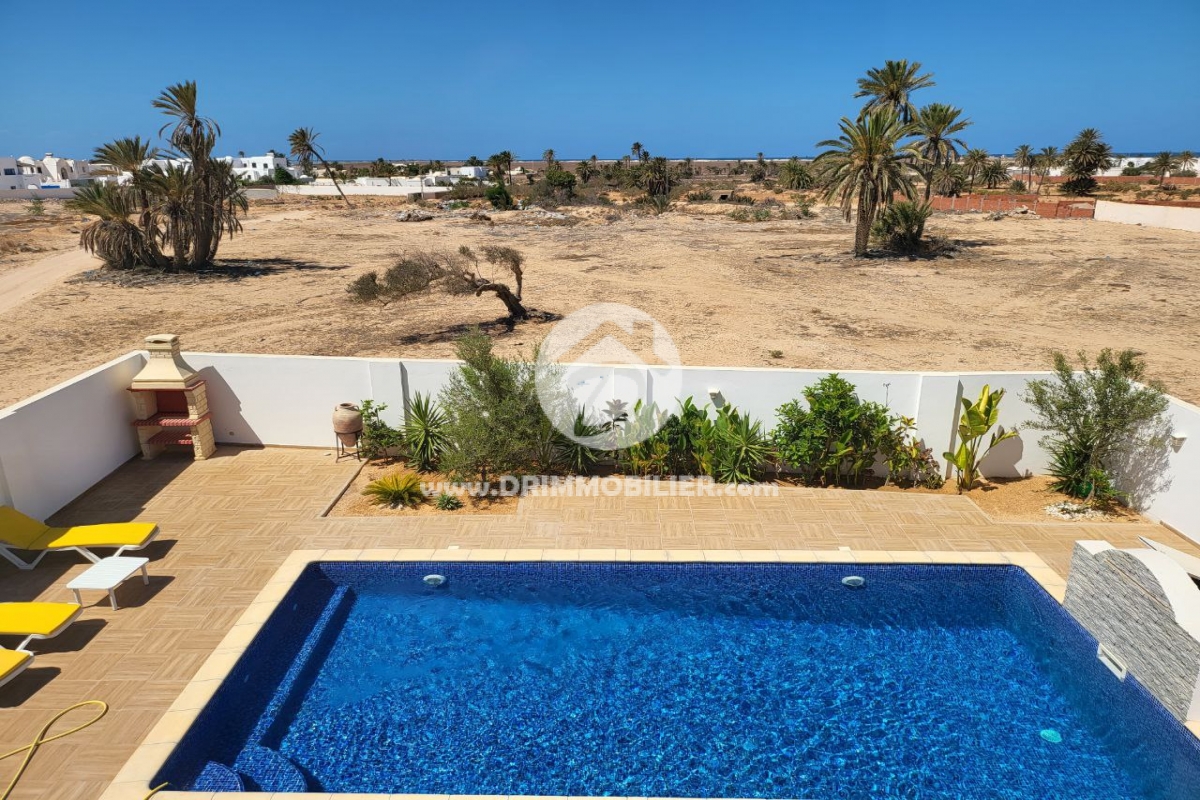 V546 -                            Vente
                           Villa avec piscine Djerba