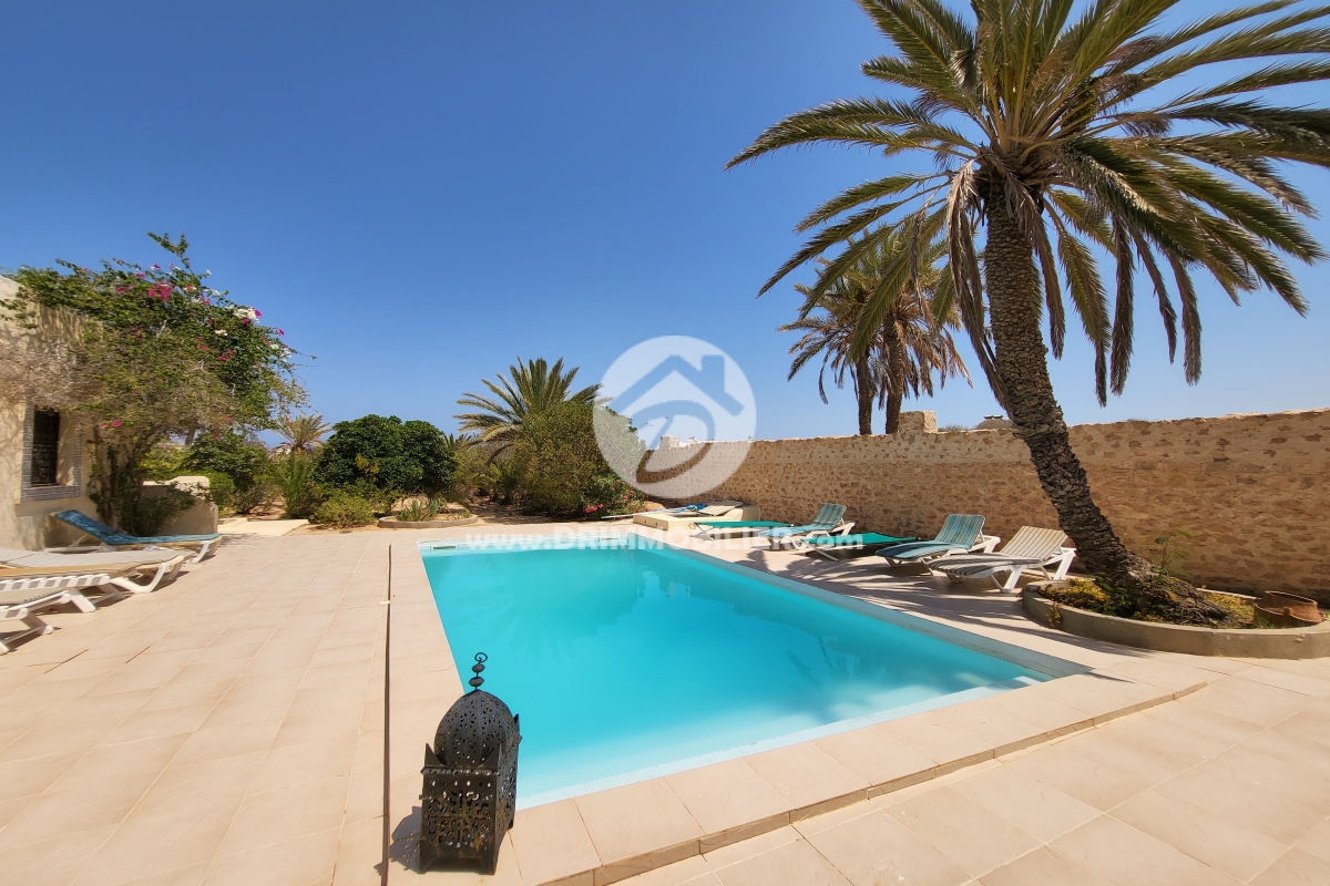 V547 -                            Sale
                           Houch Djerbien Djerba