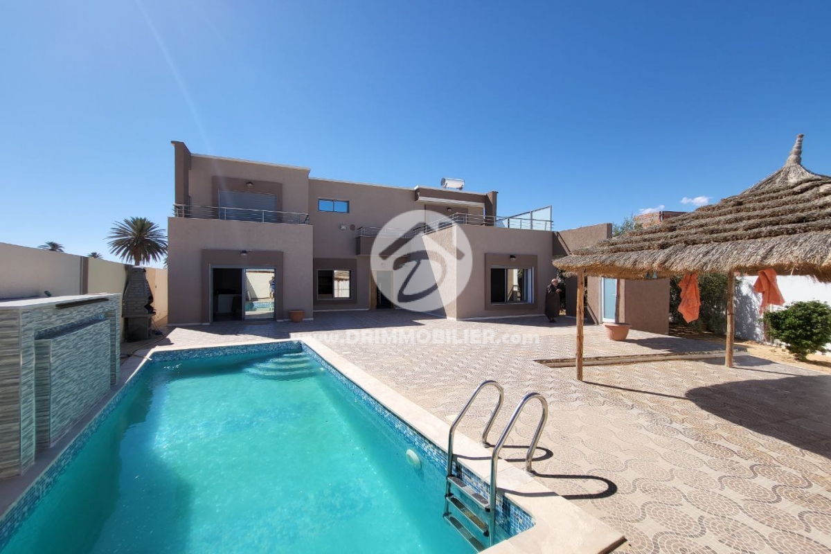 V549 -                            Vente
                           Villa avec piscine Djerba