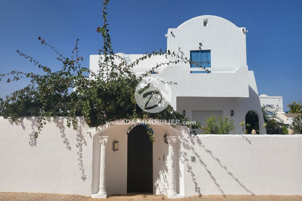 V574 -                            Vente
                           Villa avec piscine Djerba
