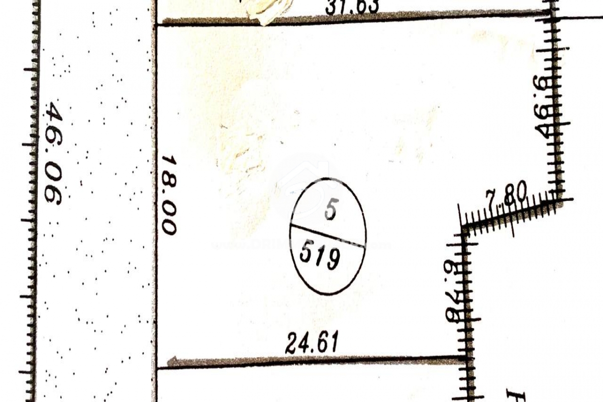 V579 -                            Sale
                           Terrain Djerba