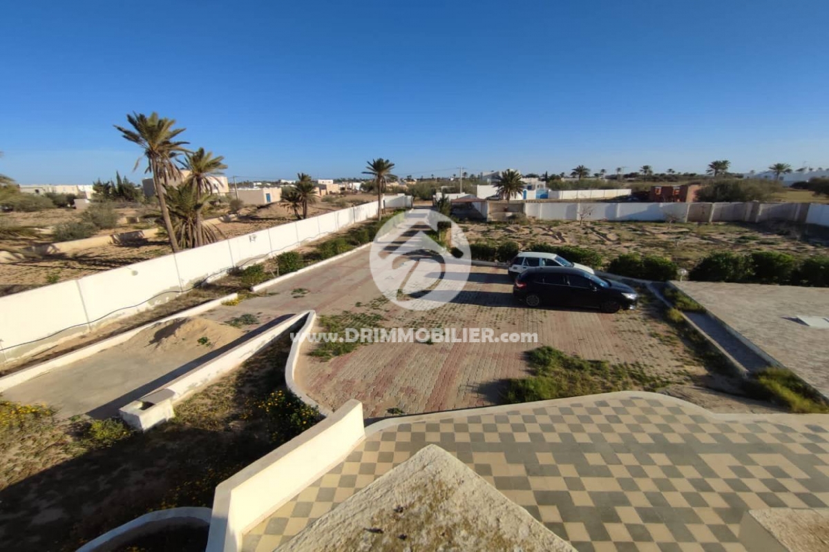 V598 -                            Sale
                           Villa avec piscine Djerba