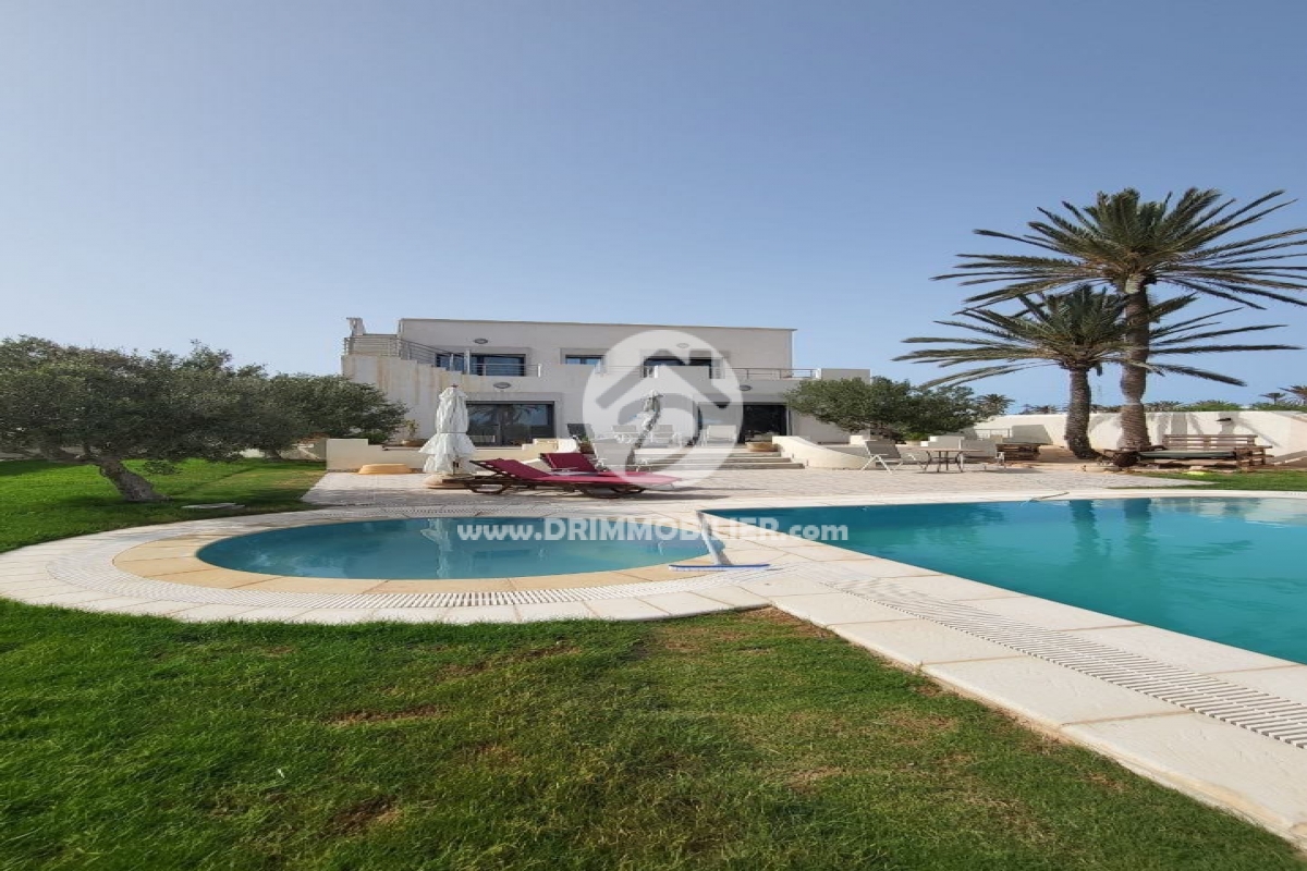 V603 -                            Vente
                           Villa avec piscine Djerba