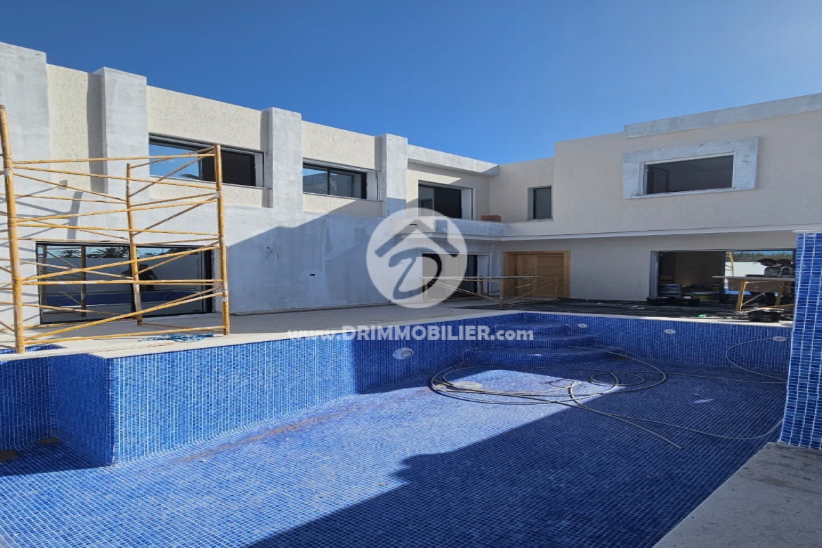 V612 -                            Vente
                           Villa avec piscine Djerba