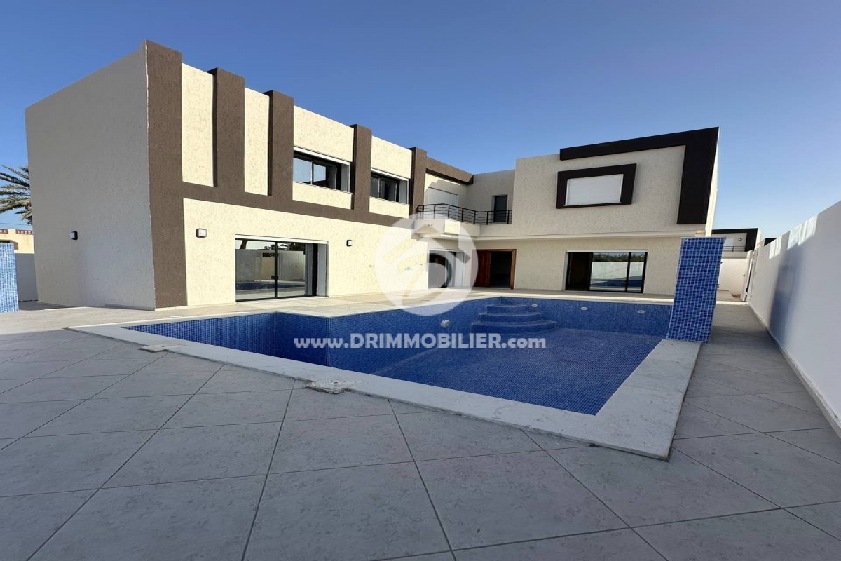 V612 -                            بيع
                           Villa avec piscine Djerba